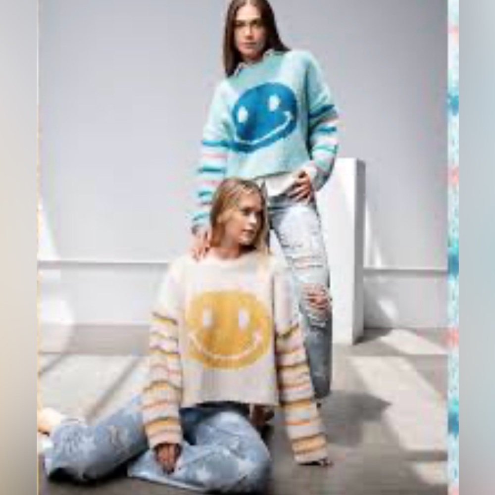 Easel Smiley Face Pattern Sweater - image 2